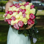 Букет из 51 розы нежный микс (Эквадор, 50 см) — изображение 4