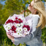 Букет из 15 кустовых хризантем нежный микс — изображение 3