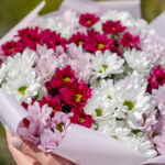 Букет из 15 кустовых хризантем нежный микс — изображение 5