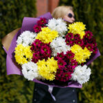 Букет из 15 кустовых хризантем яркий микс — изображение 3