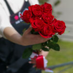 Букет из 7 красных роз (Эквадор, 70 см) — изображение 4