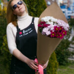 Букет из 5 кустовых хризантем нежный микс — изображение 2