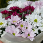 Букет из 7 кустовых хризантем нежный микс — изображение 3