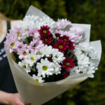 Букет из 7 кустовых хризантем нежный микс