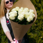 Букет из 15 белых роз (Эквадор, 70 см) — изображение 4