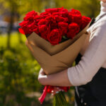 Букет из 25 красных роз (Эквадор, 50 см) — изображение 2