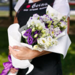 Букет из 7 лизиантусов микс — изображение 4