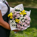 Букет из 9 хризантем бакарди нежный микс — изображение 5