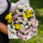 Букет из 9 хризантем бакарди нежный микс