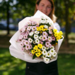 Букет из 9 хризантем бакарди нежный микс — изображение 2