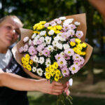 Букет из 15 хризантем бакарди нежный микс — изображение 2