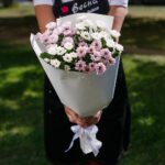 Маленький букет кустовых хризантем