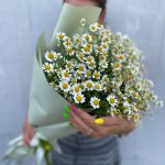 Букет из 9 матрикарий в стильной упаковке — изображение 7