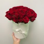 Букет в шляпной коробке из 35 красных роз размера М (Кения) — изображение 8