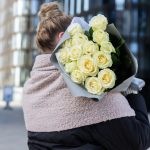 Букет из 15 белых роз (Россия, 50 см) — изображение 3