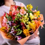 Букет из 11 альстромерий микс — изображение 2