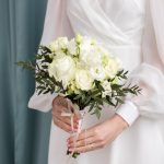 свадебный букет с белыми розами