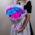 Букет из 5 ярких кустовых хризантем — изображение 7