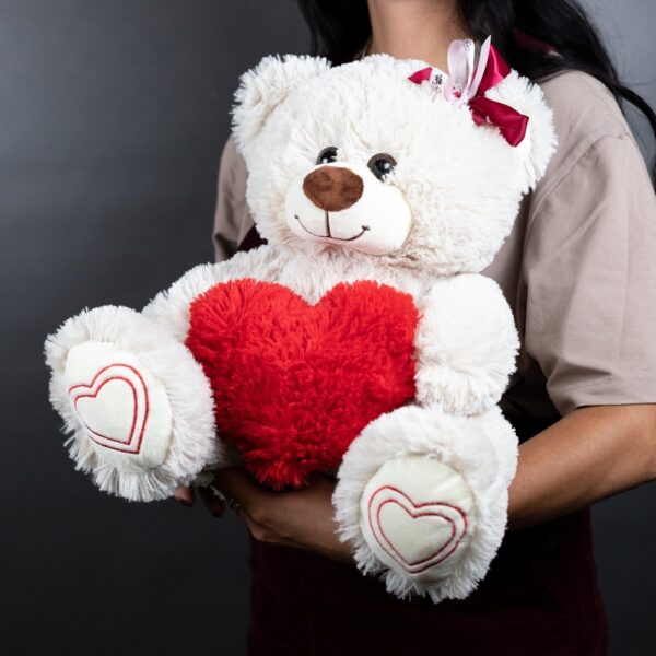 мишка с сердцем светлый