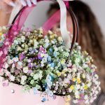 Сумочка из радужной гипсофилы размера S — изображение 4