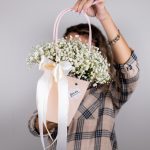 сумочка с белой гипсофилой