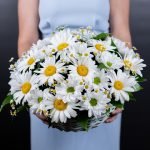 корзина из ромашек