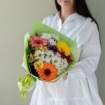 Букет из гербер, альстромерии микс и хризантем размера S — изображение 2