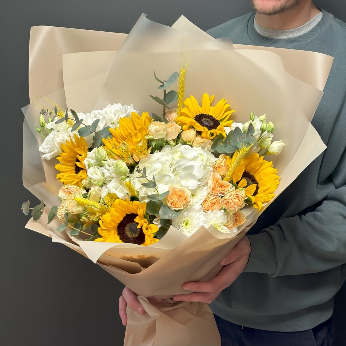 Букет авторский из 5 подсолнухов размера L — изображение 4