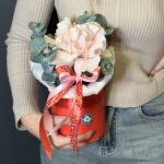 Композиция комплимент с розовой французской розой размера S — изображение 3